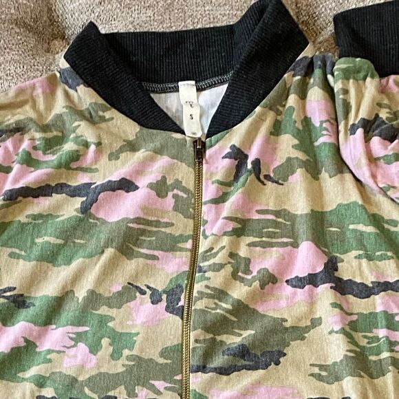 ‎Soft Lightweight Camo Bomber Jacket - Picture 7 of 16